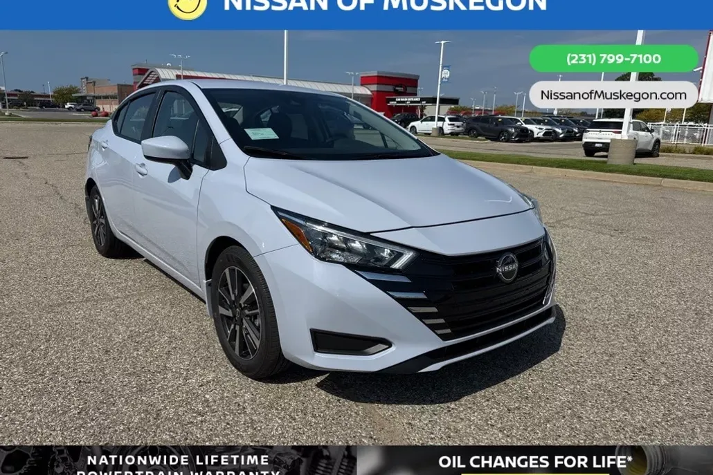 2025 Nissan Versa 1.6 SV photo 1