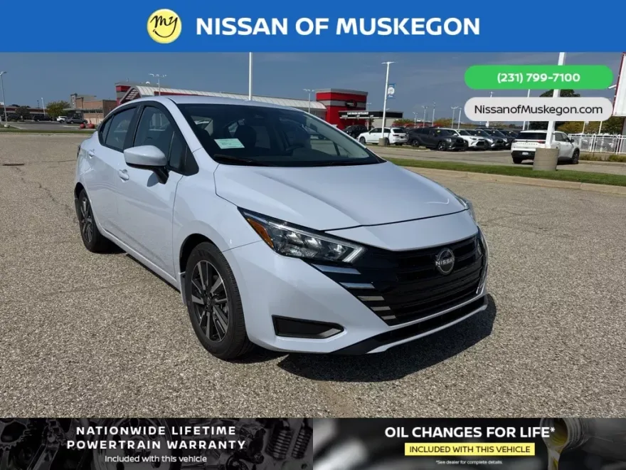 2025 Nissan Versa 1.6 SV photo 1