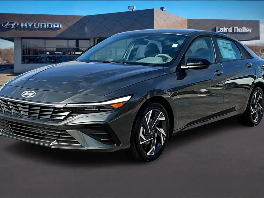 2025 Hyundai Elantra SEL Sport photo 1