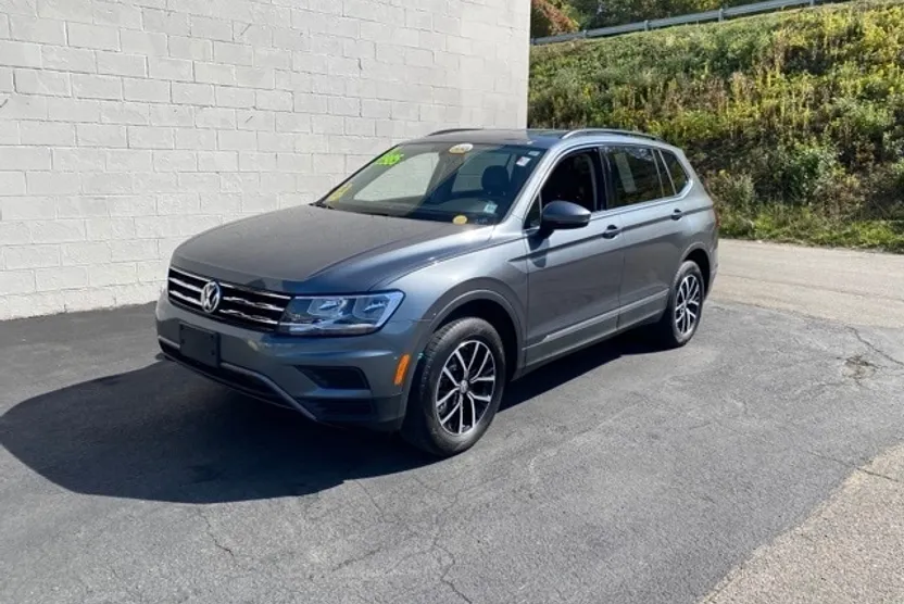 2021 Volkswagen Tiguan SE photo 1