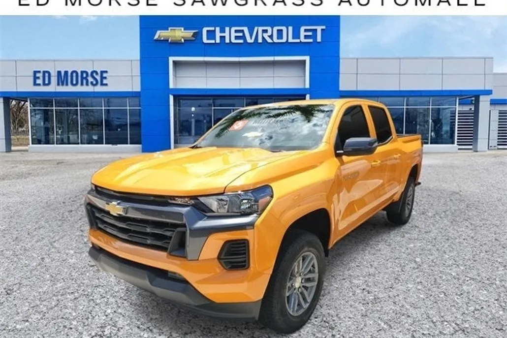 2025 Chevrolet Colorado Work Truck LT photo 1