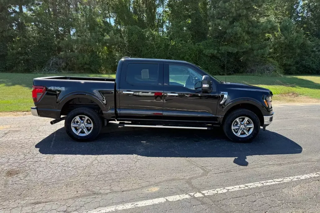 2024 Ford F-150 XLT photo 1