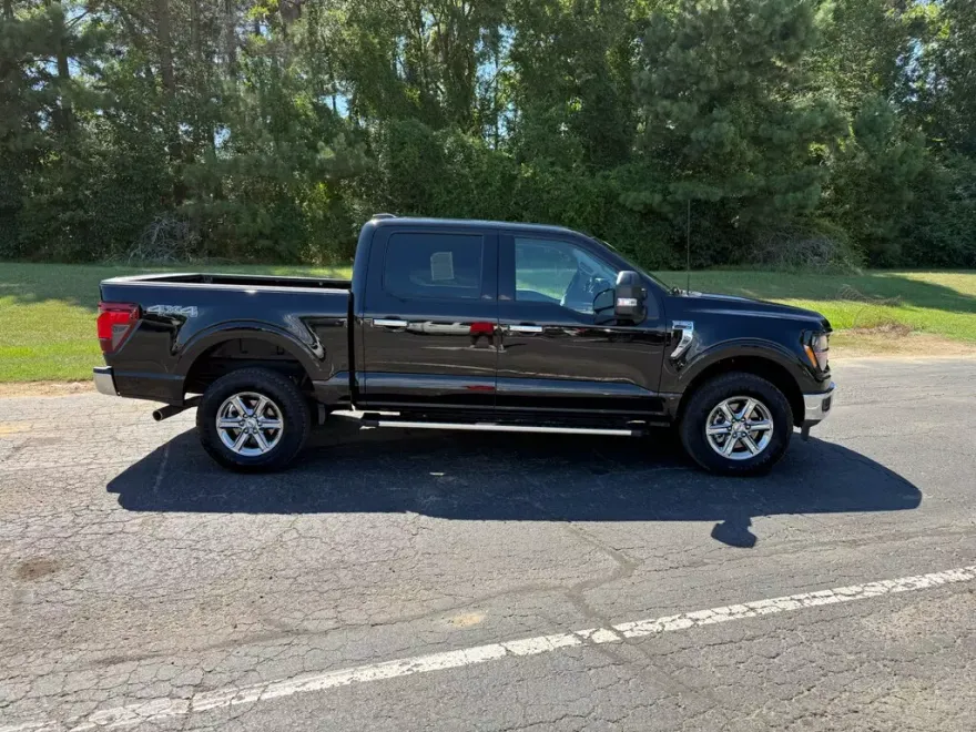 2024 Ford F-150 XLT photo 1