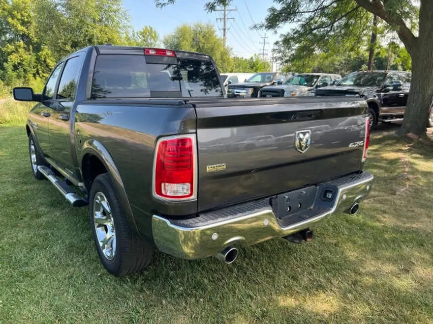 2017 Ram 1500 Laramie photo 3