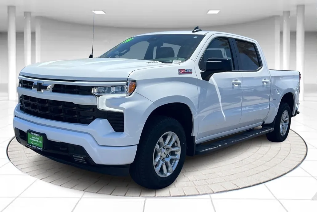 2024 Chevrolet Silverado 1500 RST photo 1