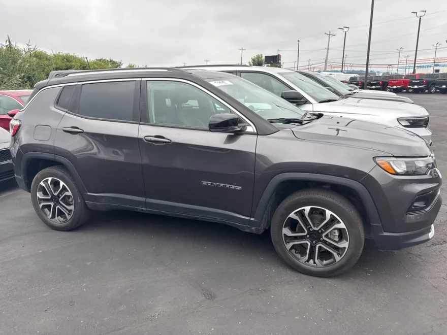 2022 Jeep Compass Limited photo 1