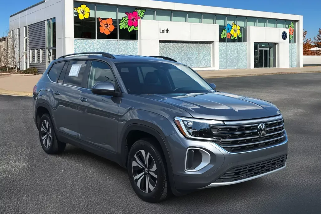 2024 Volkswagen Atlas SE photo 1