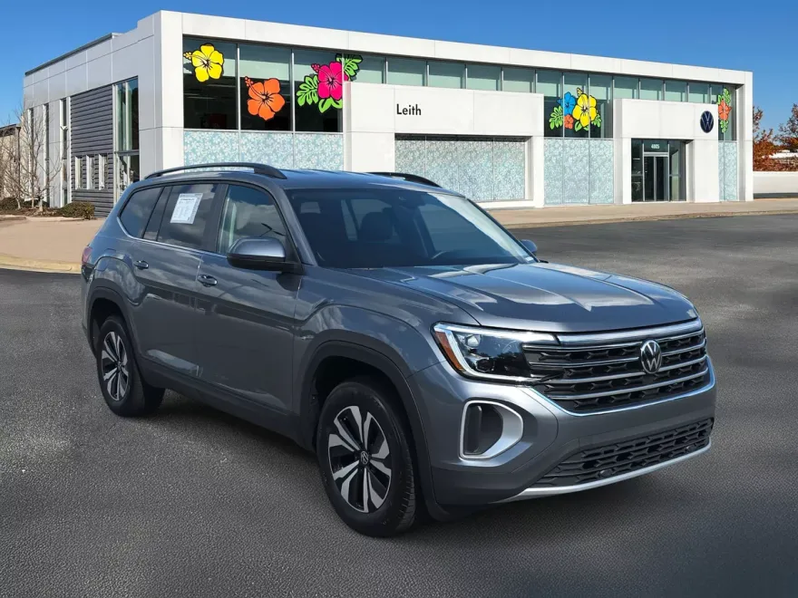 2024 Volkswagen Atlas SE photo 1