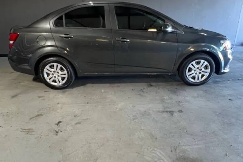 2019 Chevrolet Sonic LS photo 1