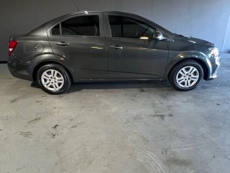 2019 Chevrolet Sonic LS photo 1