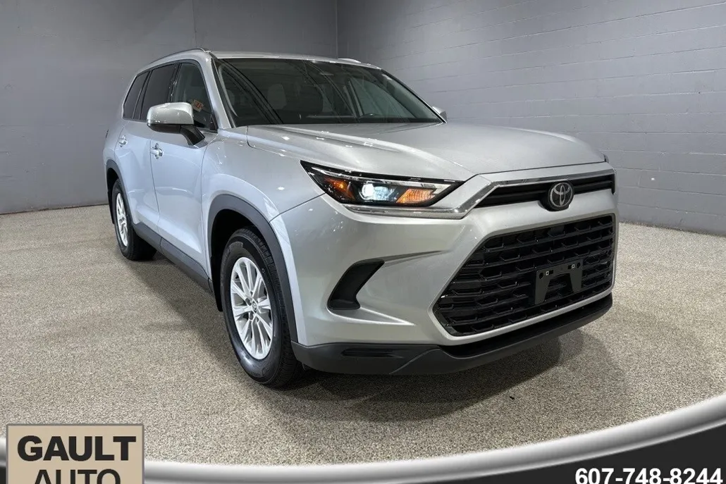 2024 Toyota Grand Highlander XLE photo 1