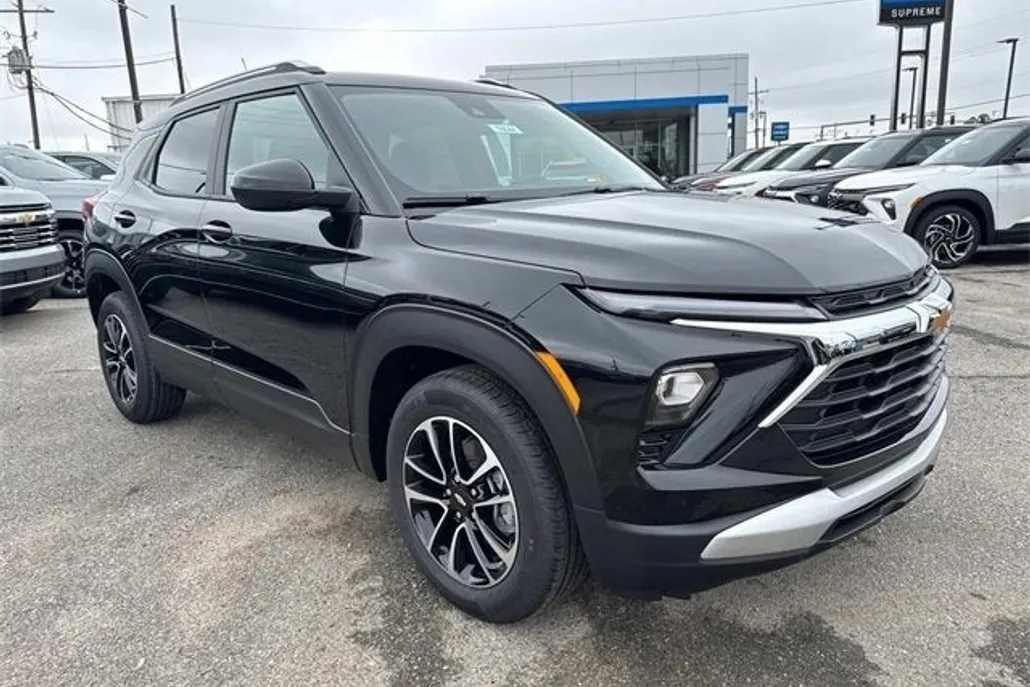 2025 Chevrolet Trailblazer LT photo 1