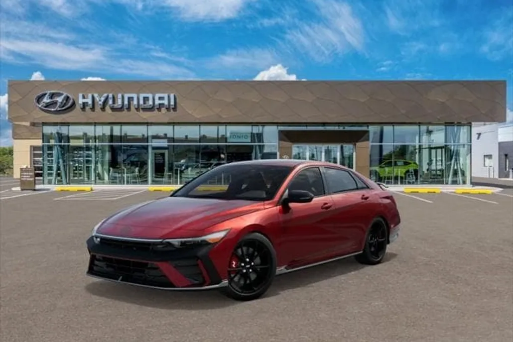 2025 Hyundai Elantra photo 1