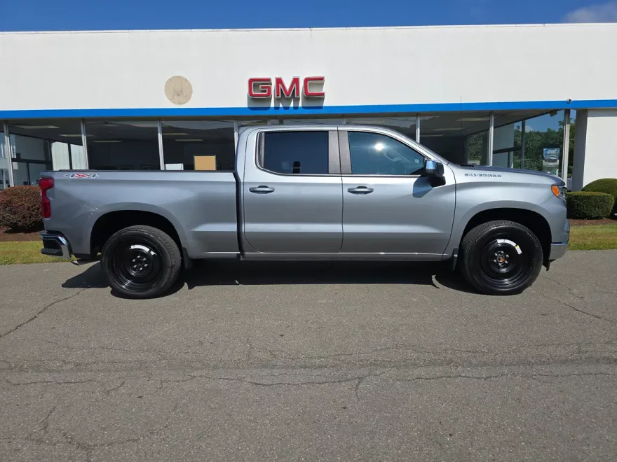 2026 Chevrolet Silverado 1500 LT photo 1