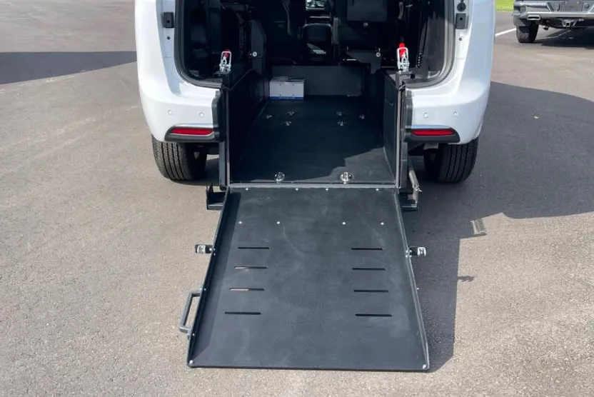 2024 Chrysler Pacifica Touring photo 1
