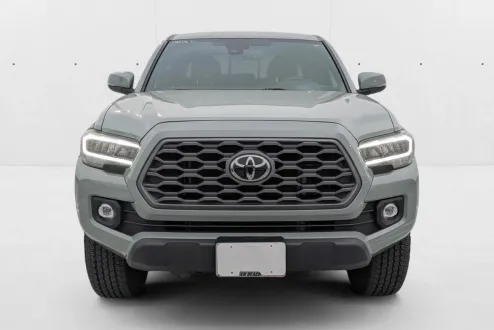 2022 Toyota Tacoma TRD V6 photo 2