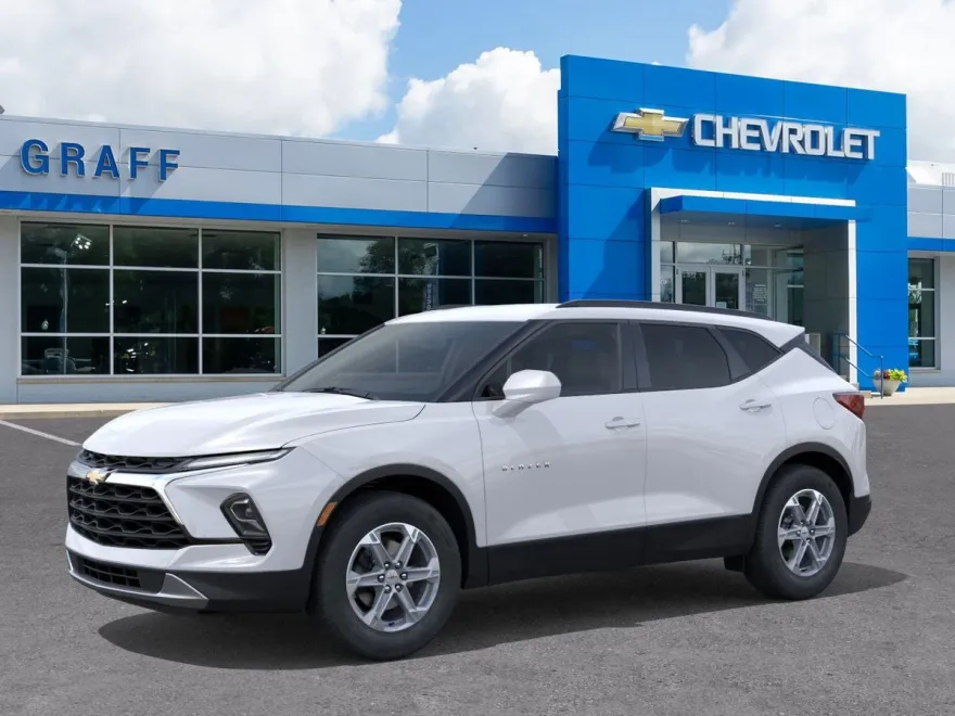 2025 Chevrolet Blazer 2LT photo 2