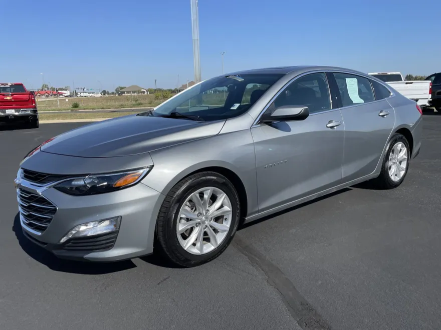 2024 Chevrolet Malibu 1LT photo 1