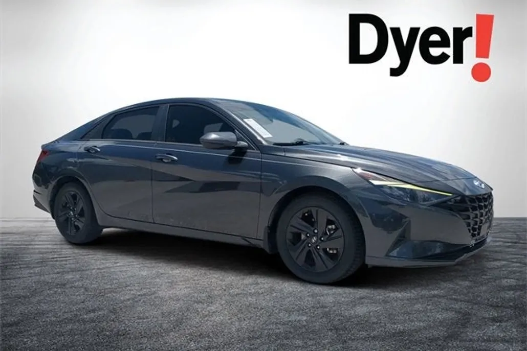 2022 Hyundai Elantra SEL Convenience photo 1
