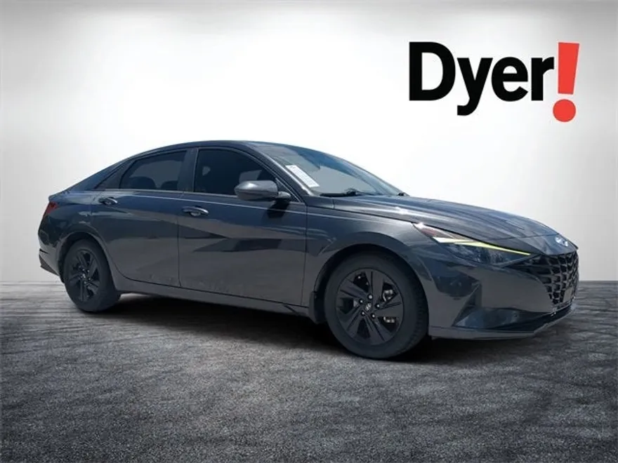 2022 Hyundai Elantra SEL Convenience photo 1