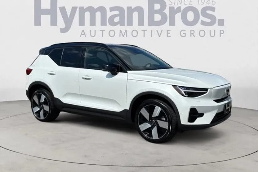 2023 Volvo XC40 Recharge Twin Ultimate photo 1