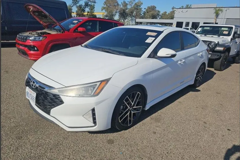 2019 Hyundai Elantra Sport photo 1