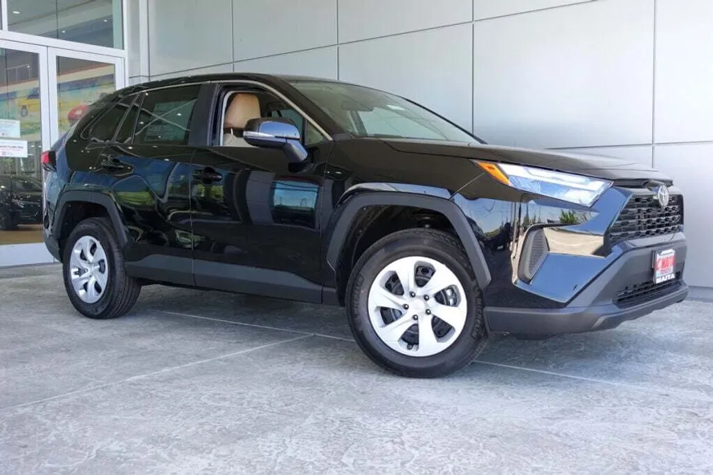 2025 Toyota RAV4 LE photo 1