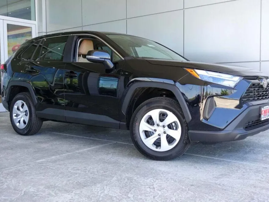 2025 Toyota RAV4 LE photo 1