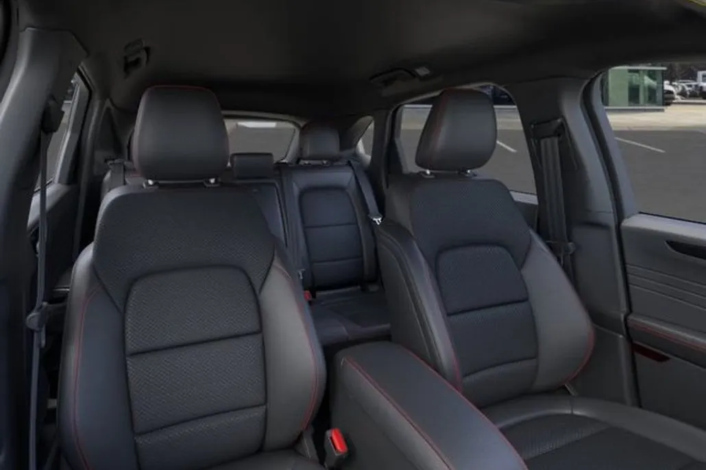 2025 Ford Escape ST-Line photo 1
