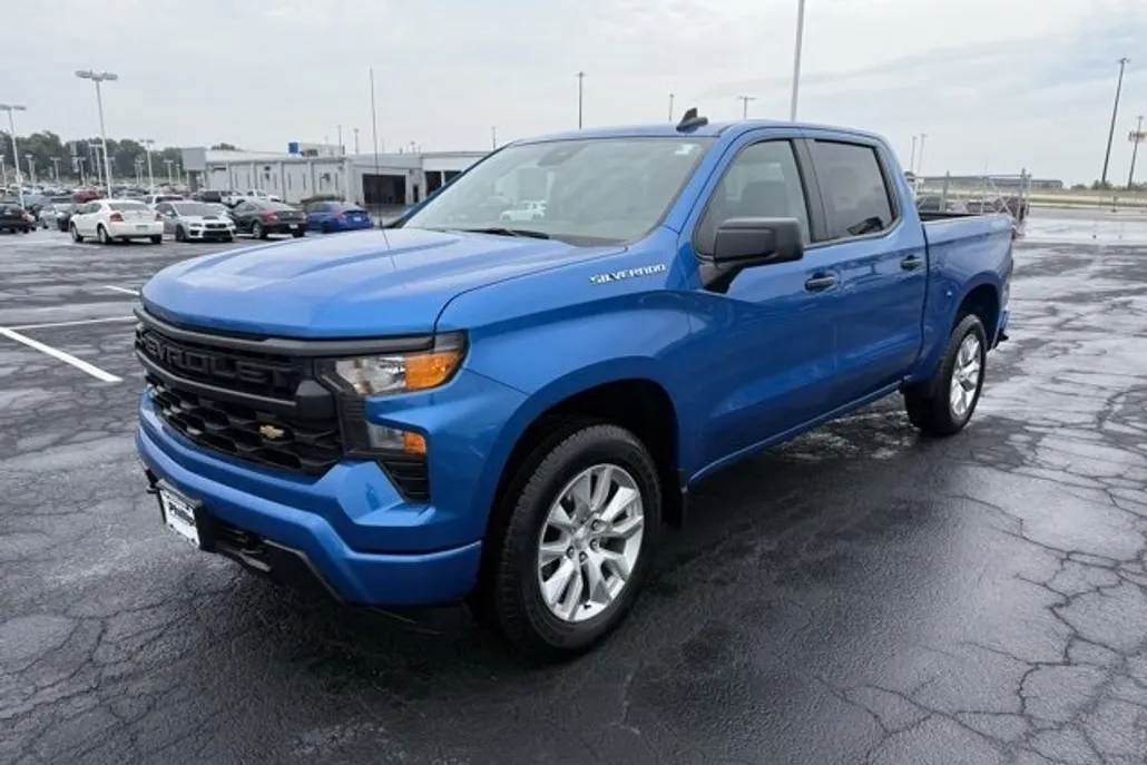 2024 Chevrolet Silverado 1500 Custom photo 1