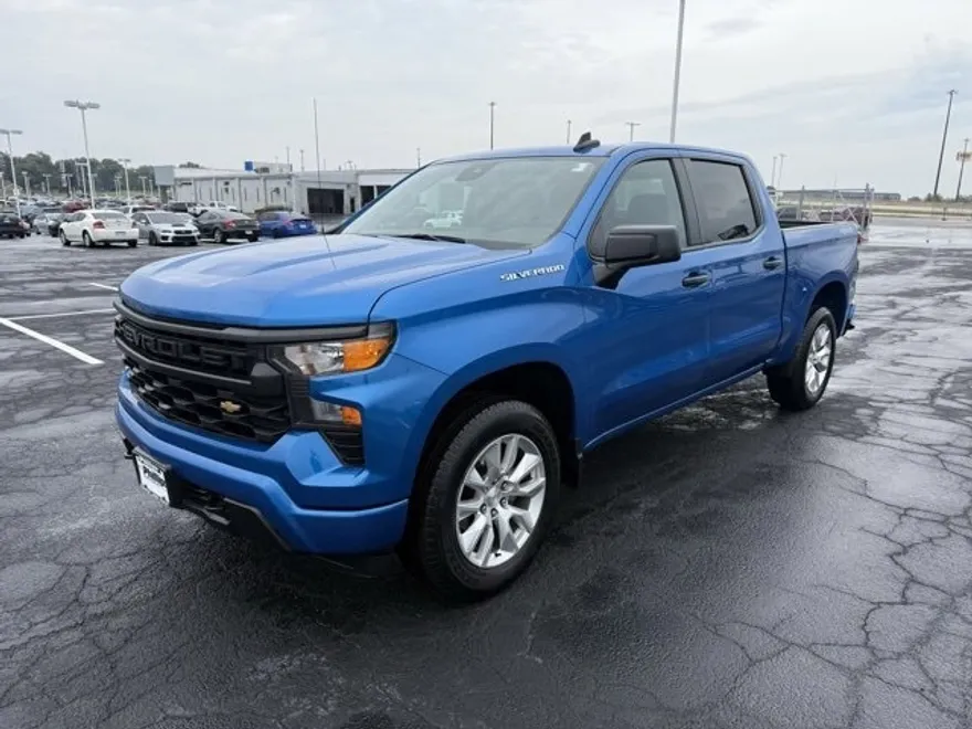 2024 Chevrolet Silverado 1500 Custom photo 1