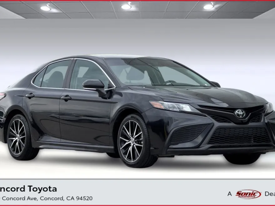 2023 Toyota Camry SE photo 1