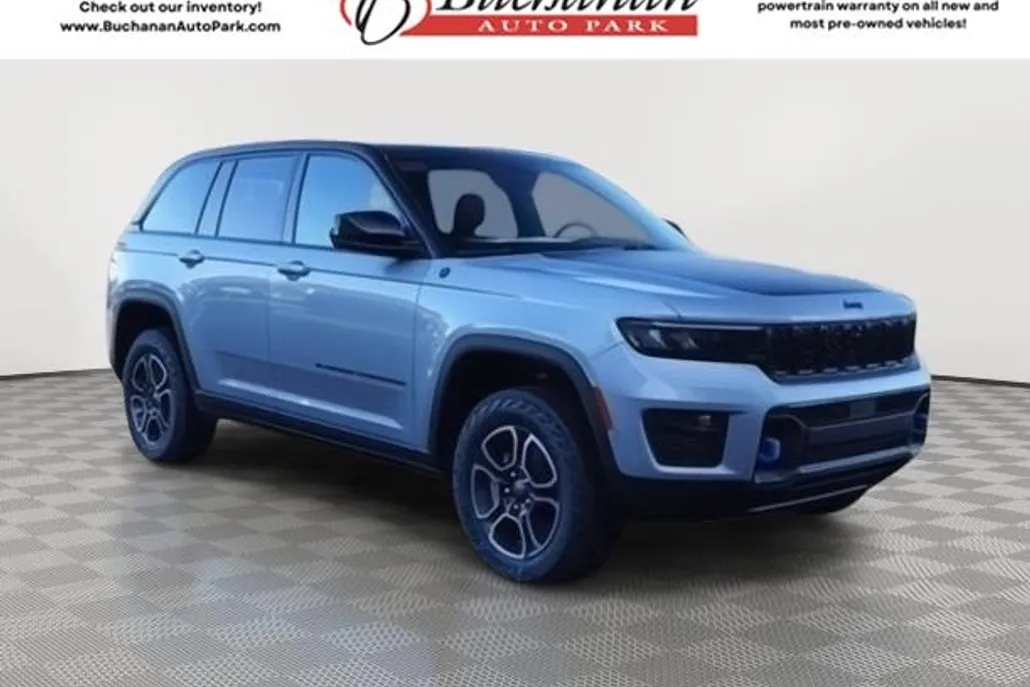2024 Jeep Cherokee 4xe Trailhawk photo 1