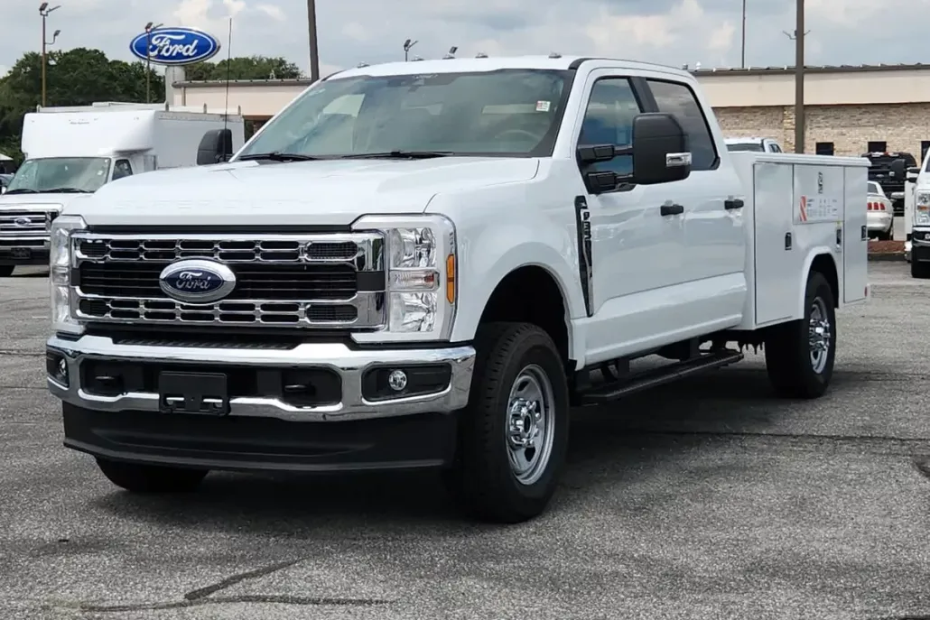 2025 Ford F-350 XL photo 1