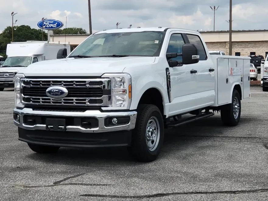 2025 Ford F-350 XL photo 1