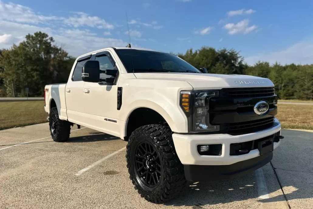 2019 Ford F-250 Lariat photo 1