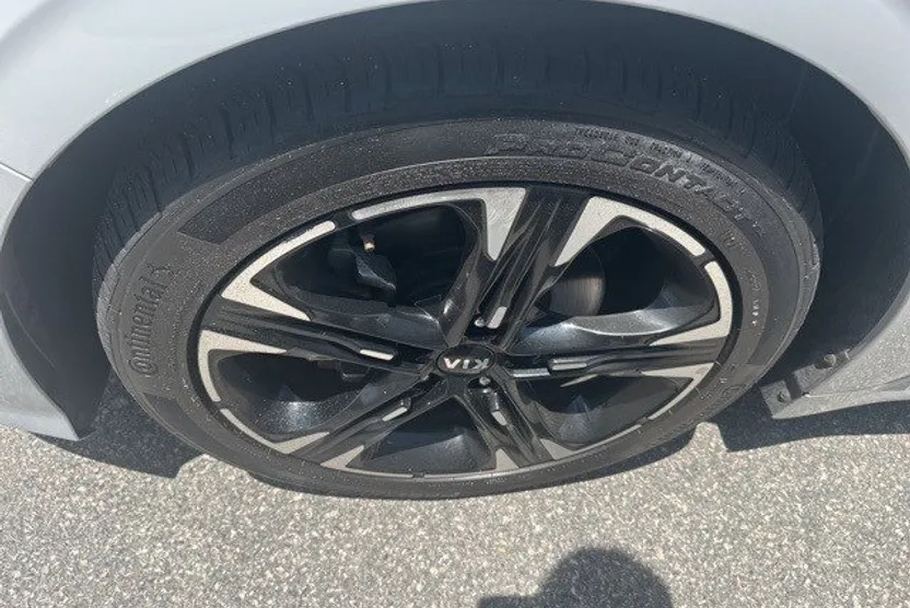 2021 Kia K5 GT-Line photo 1