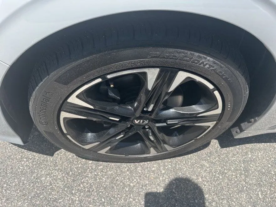 2021 Kia K5 GT-Line photo 1