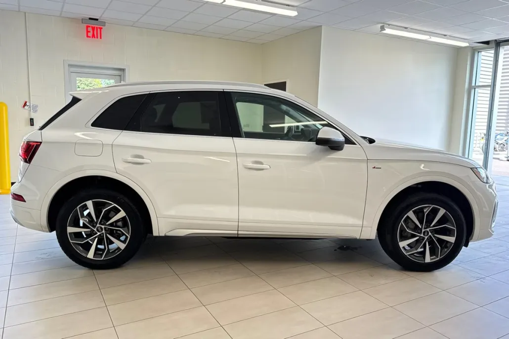 2024 Audi Q5 S line Premium Plus photo 1