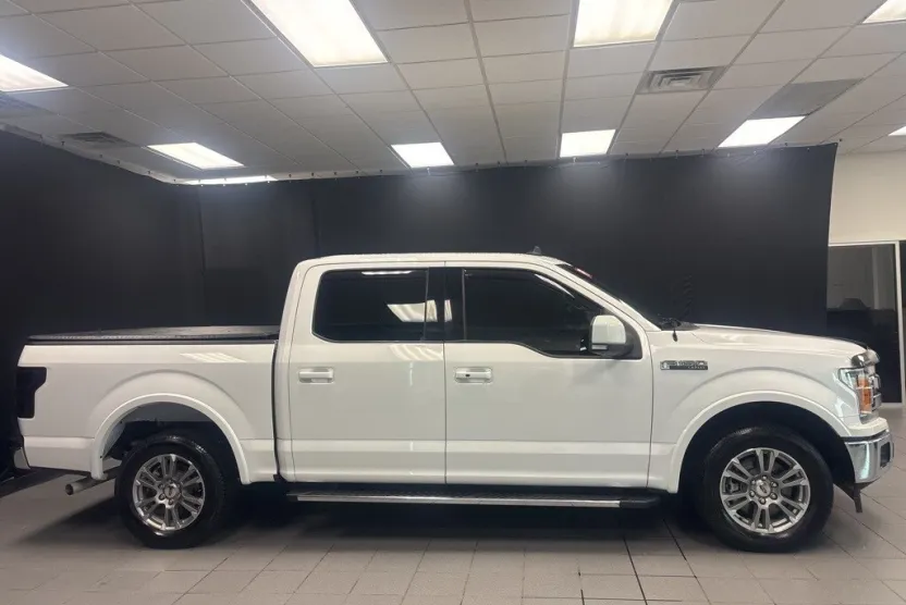 2019 Ford F-150 Lariat photo 1