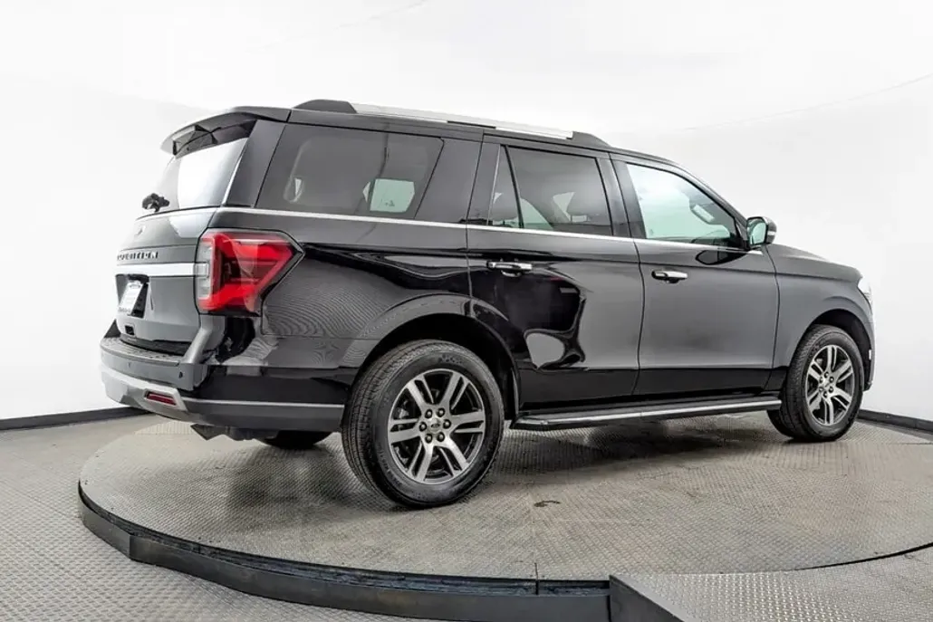 2022 Ford Expedition Limited photo 1
