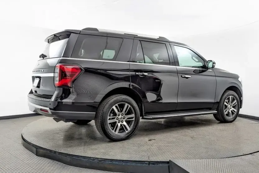 2022 Ford Expedition Limited photo 1