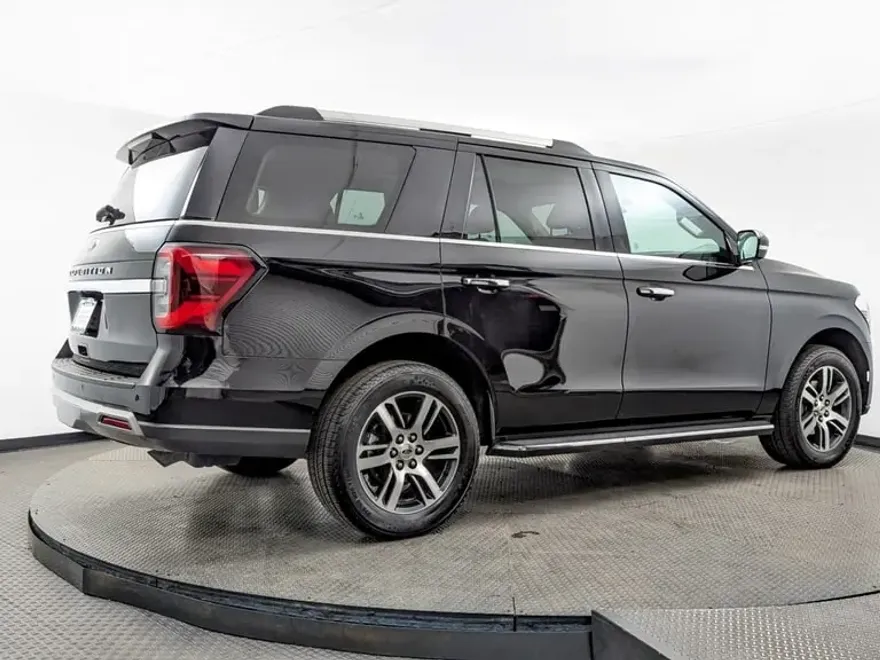 2022 Ford Expedition Limited photo 1