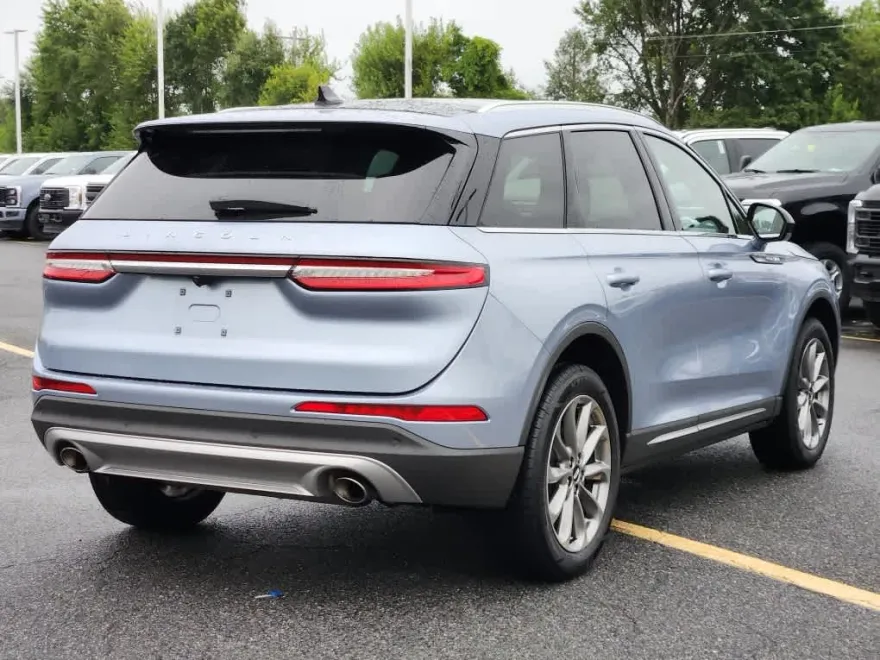 2022 Lincoln Corsair Standard photo 1