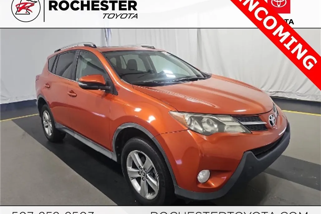 2015 Toyota RAV4 XLE photo 1