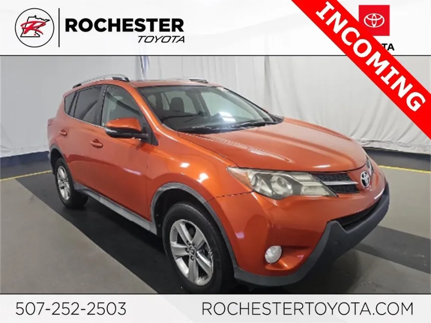 2015 Toyota RAV4 XLE photo 1