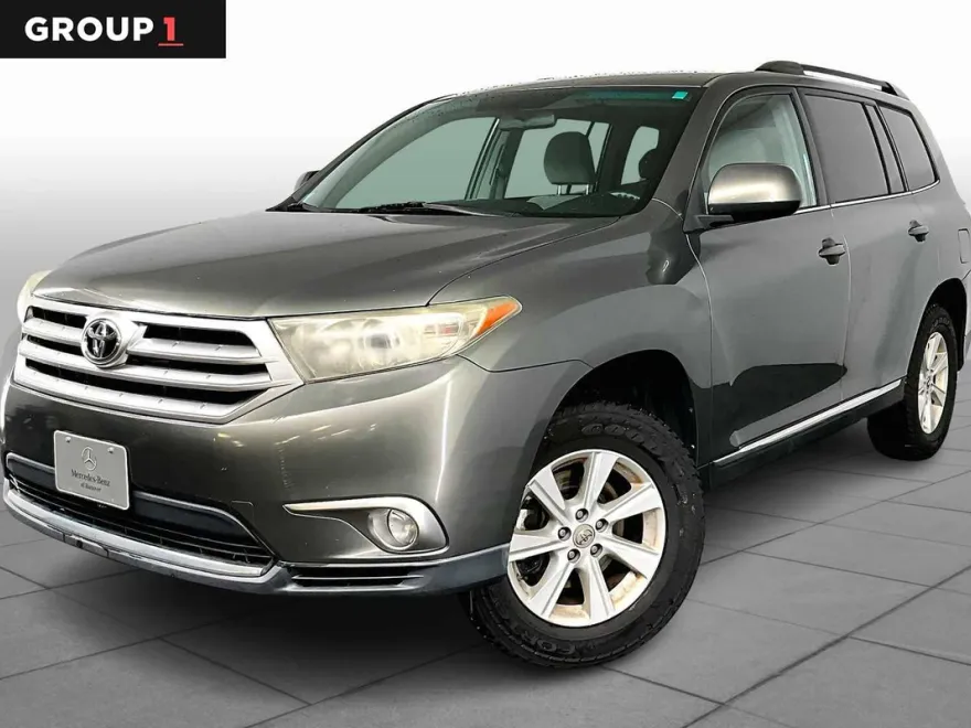 2011 Toyota Highlander Base photo 1