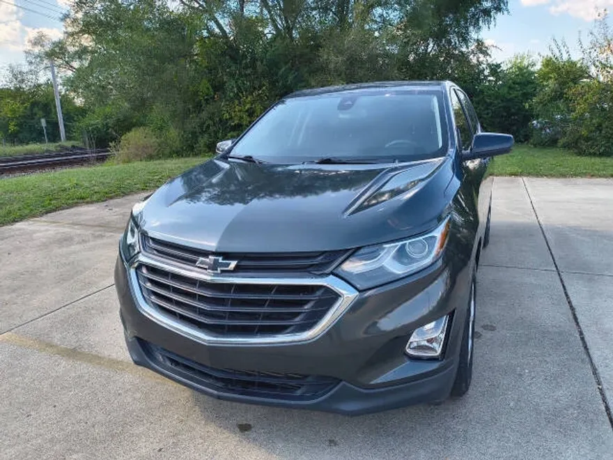 2020 Chevrolet Equinox LT photo 1