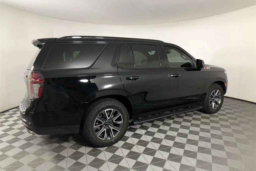 2024 Chevrolet Tahoe Z71 photo 1