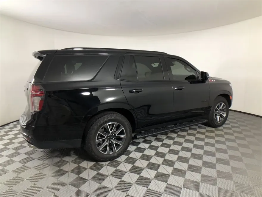 2024 Chevrolet Tahoe Z71 photo 1